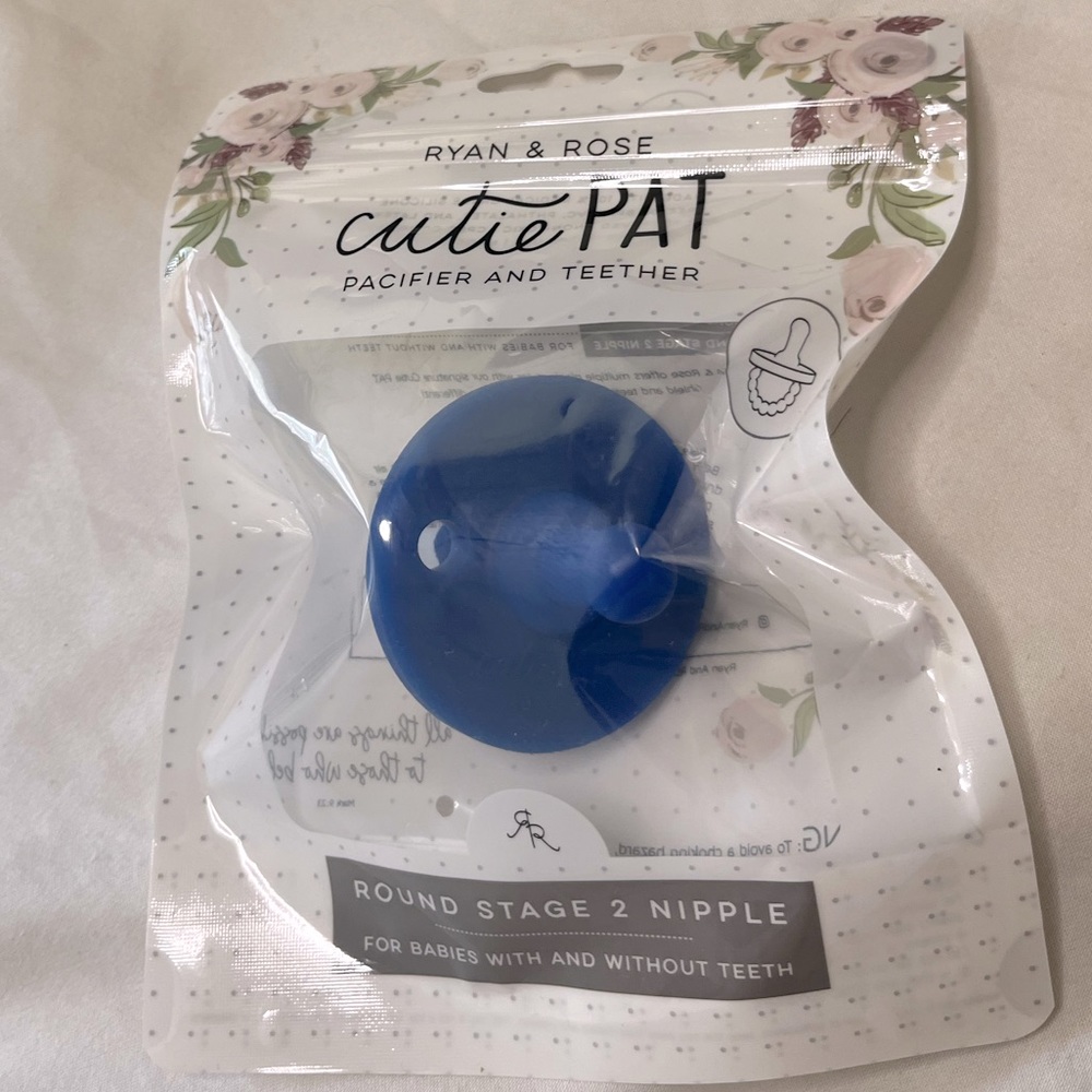 🌼2/$15 3/$20🌼 Ryan & Rose CUTIE PATS (PACIFIER 
+ TEETHER) Round size 2 nipple